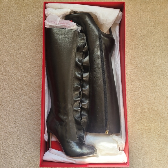 NWT Valentino Garavani Ruffle Knee Boot - Picture 6 of 16